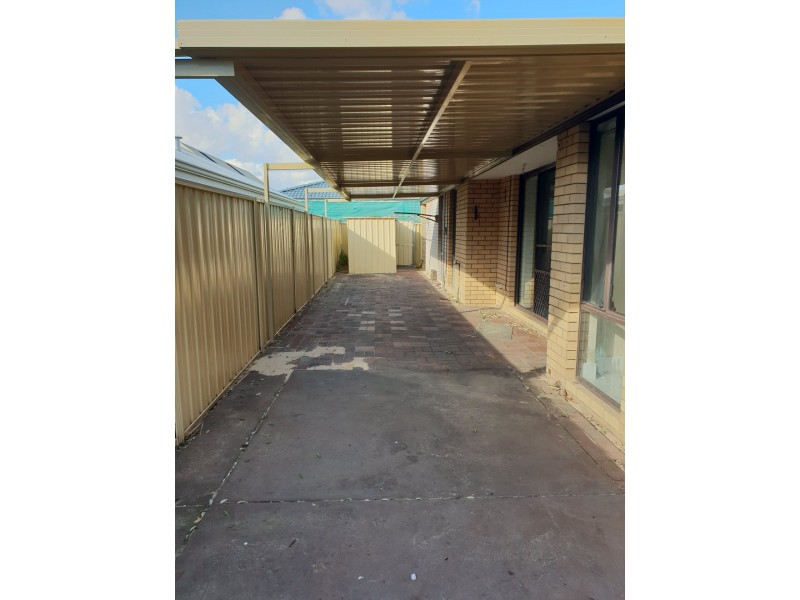 33 Pollard Way, Warnbro WA 6169