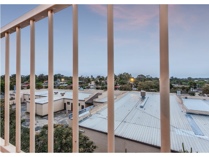 13 Bampton Road, Orelia WA 6167