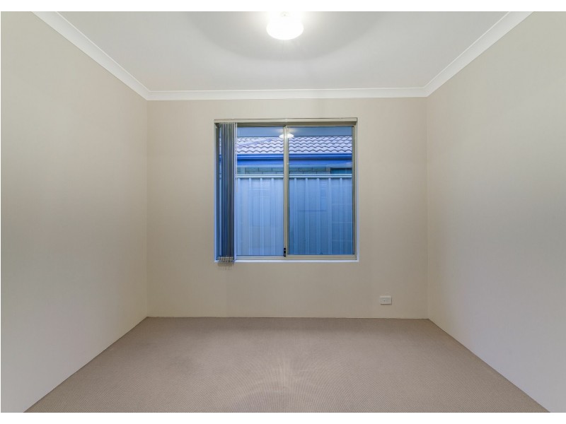 13 Bampton Road, Orelia WA 6167
