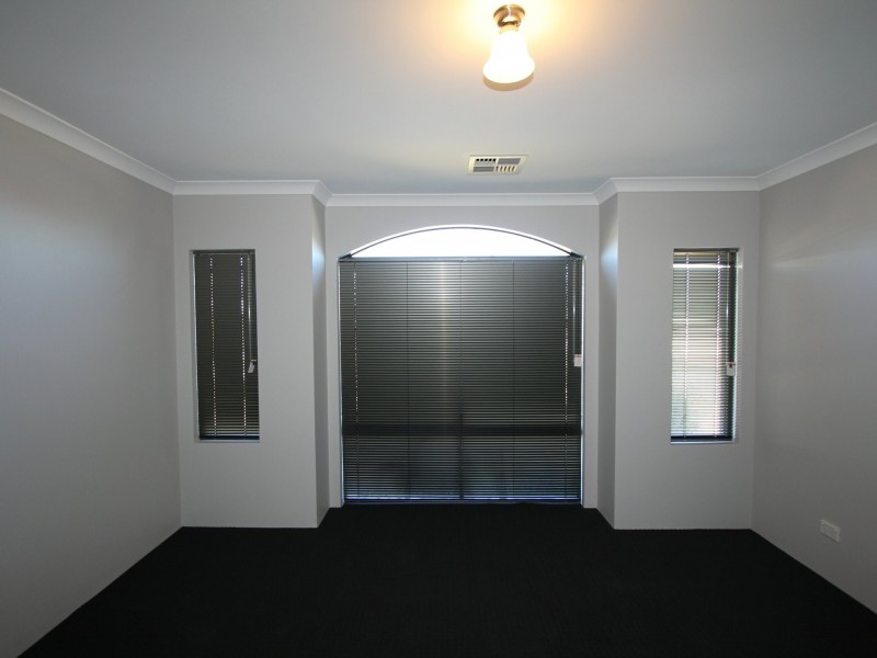 10 Chertsey Way, Wellard WA 6170