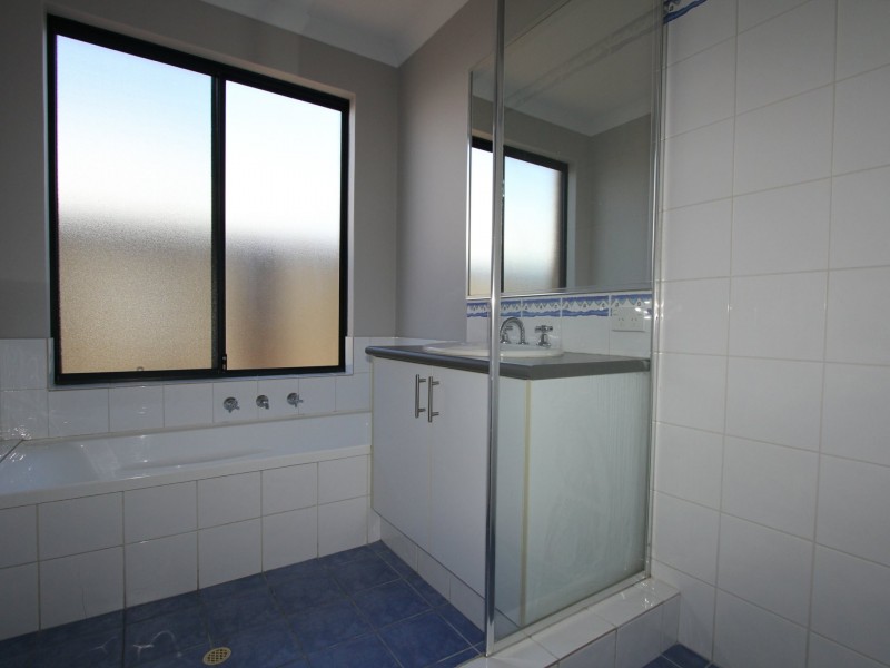 10 Chertsey Way, Wellard WA 6170