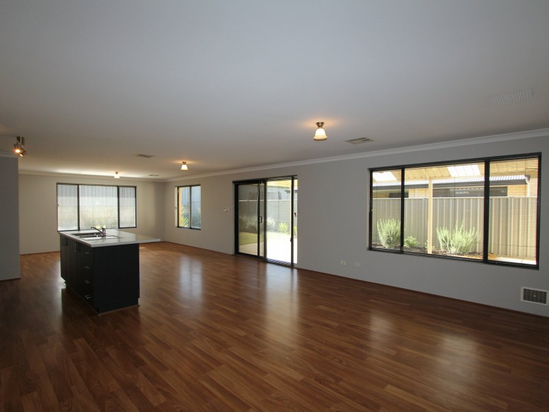 10 Chertsey Way, Wellard WA 6170