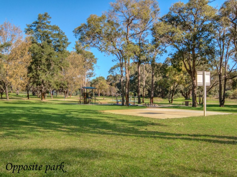 2 Riley Place, Leda WA 6170