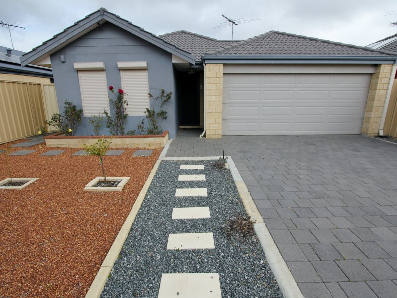 4 Antrim Way, Bertram WA 6167