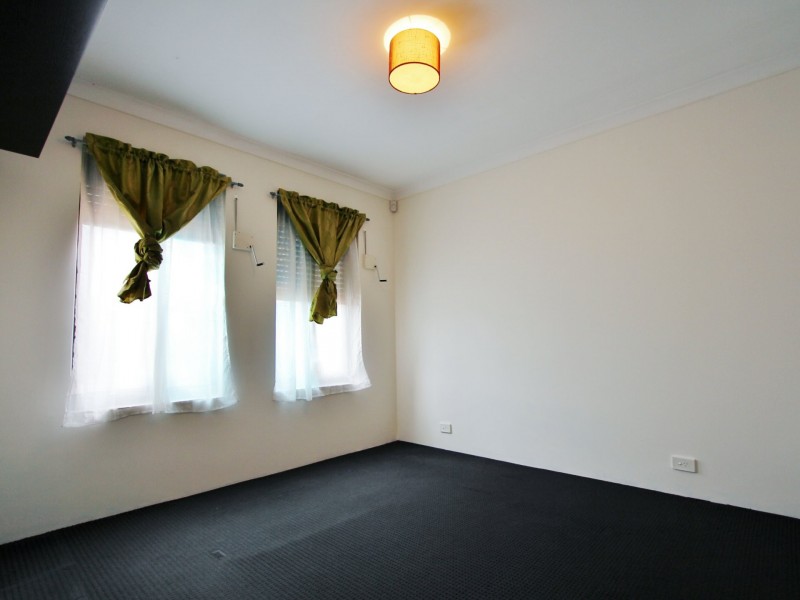 4 Antrim Way, Bertram WA 6167