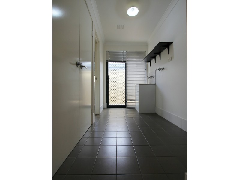 4 Antrim Way, Bertram WA 6167