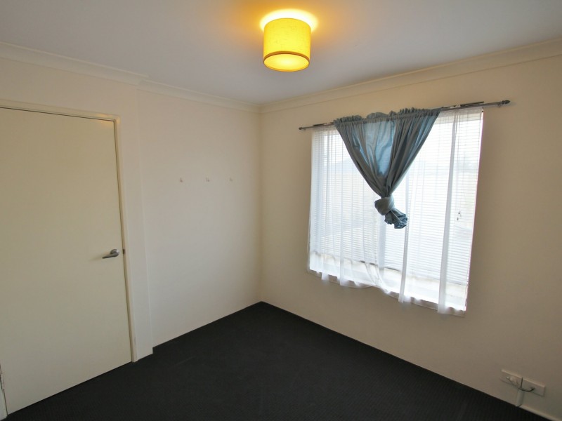 4 Antrim Way, Bertram WA 6167