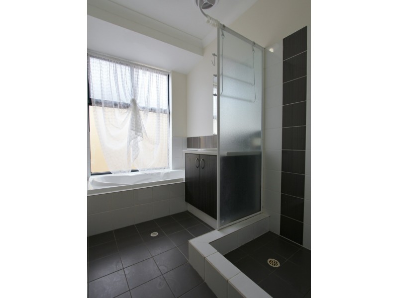 4 Antrim Way, Bertram WA 6167