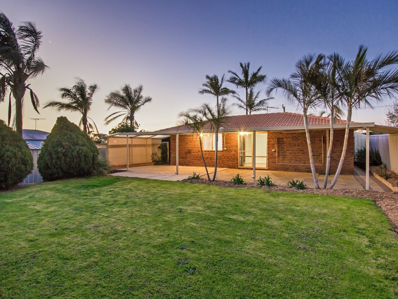 32 Tunnicliffe Street, Parmelia WA 6167