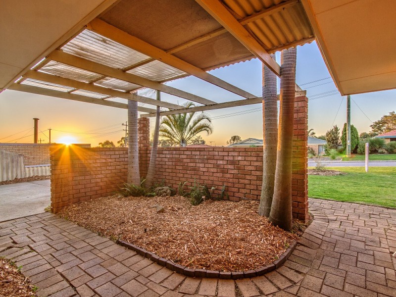 32 Tunnicliffe Street, Parmelia WA 6167