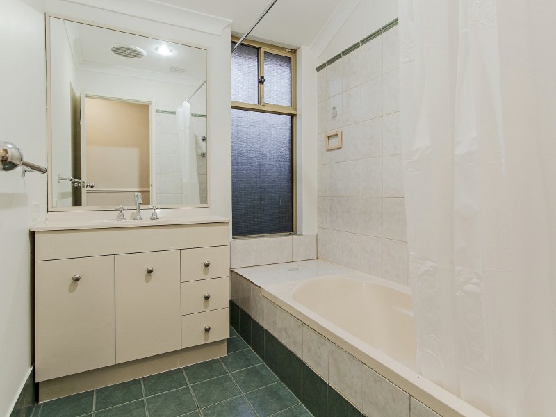 32 Tunnicliffe Street, Parmelia WA 6167