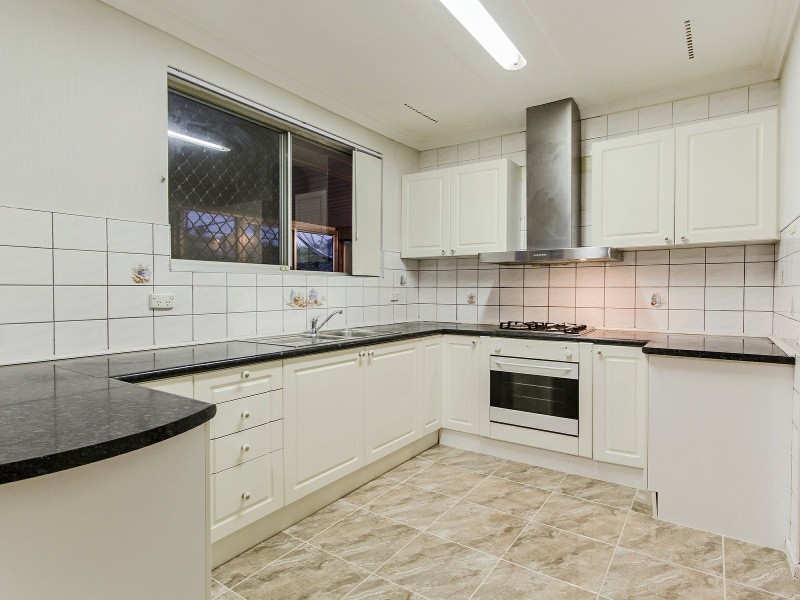 14 Hennessy Ave, Orelia WA 6167