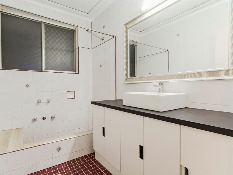 14 Hennessy Ave, Orelia WA 6167