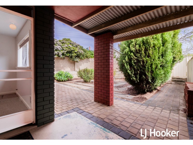 Unit 4/21 Clint Way, Calista WA 6167