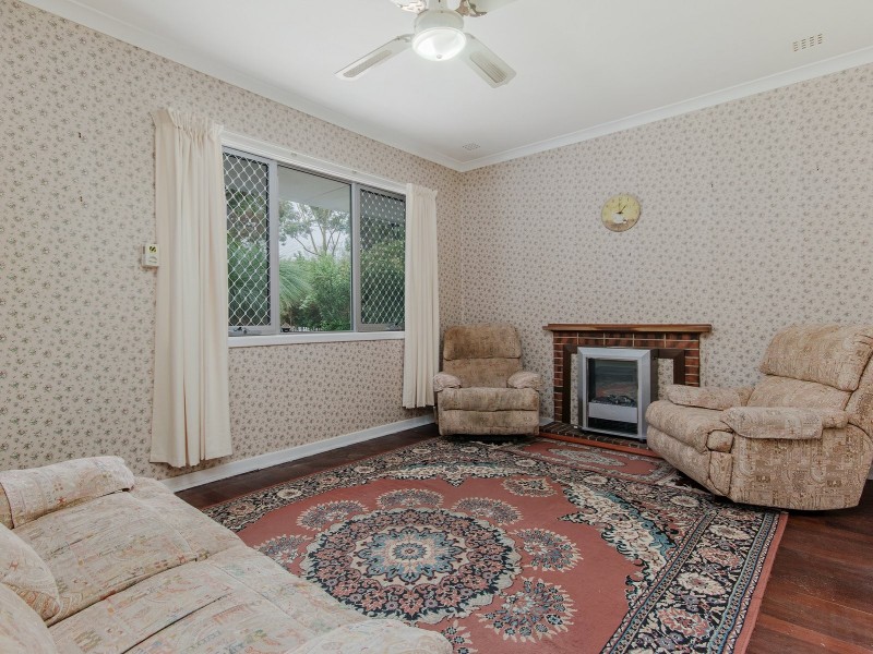 15 Nye Way, Orelia WA 6167