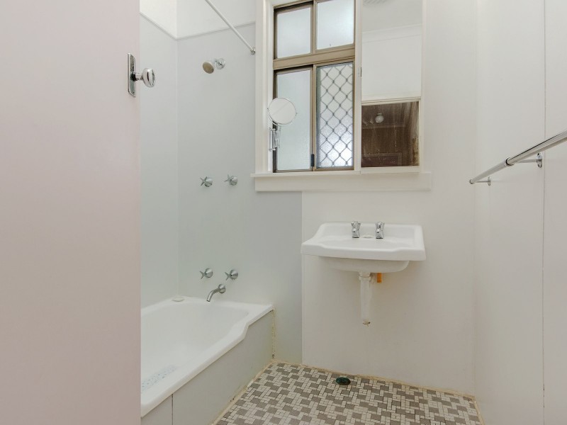 15 Nye Way, Orelia WA 6167