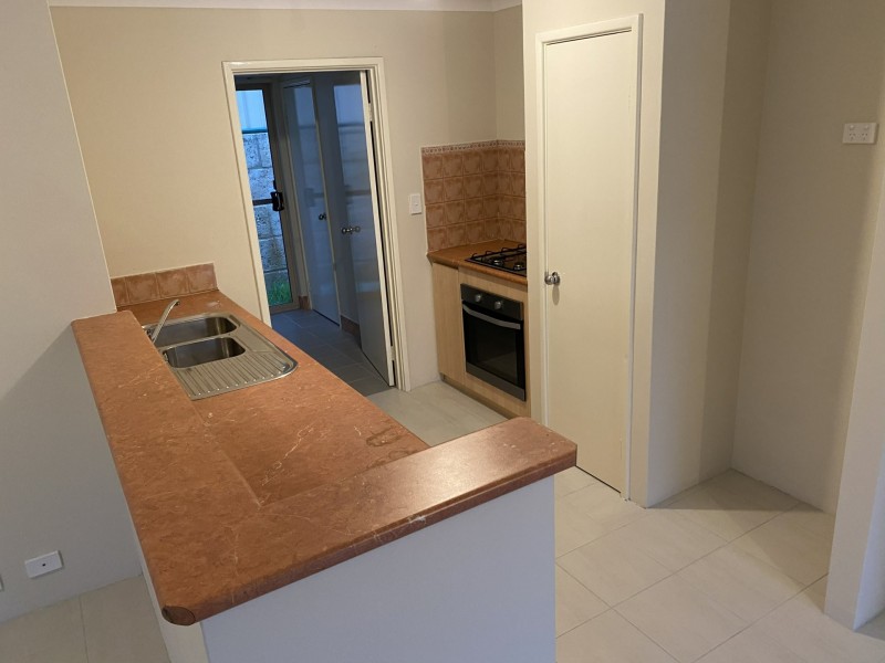 42 Pepperell Crescent, Leda WA 6170