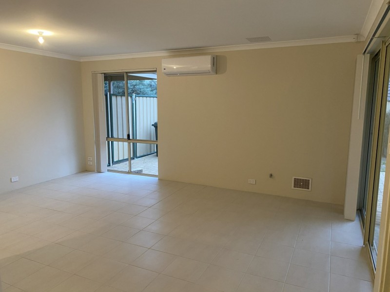 42 Pepperell Crescent, Leda WA 6170