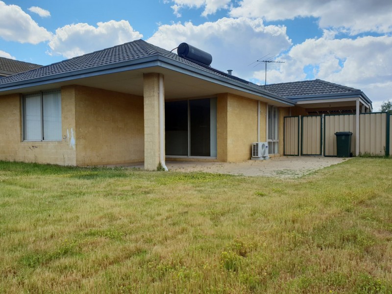 42 Pepperell Crescent, Leda WA 6170