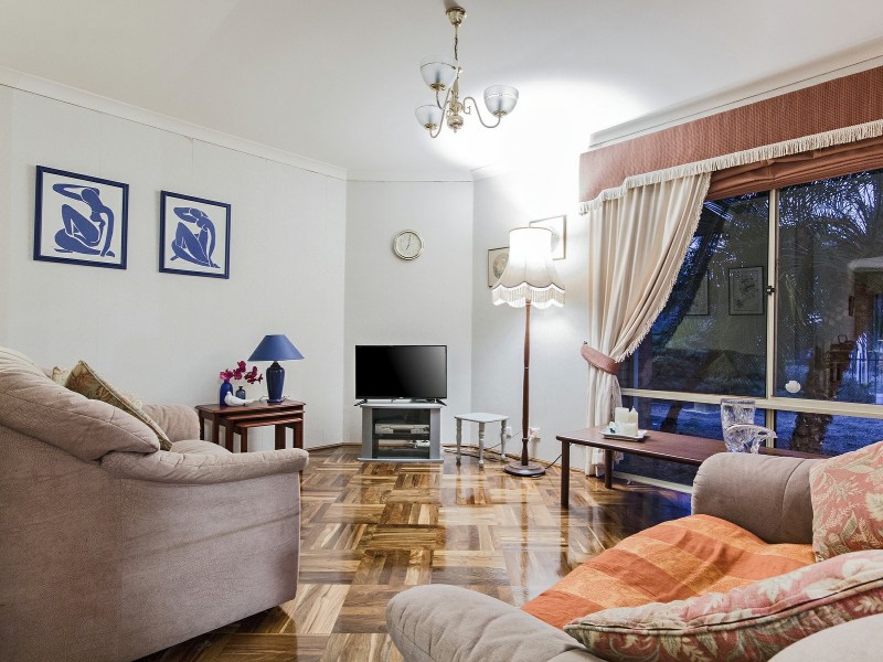 8 Nottingham Parkway, Orelia WA 6167