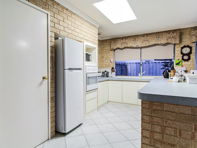 8 Nottingham Parkway, Orelia WA 6167