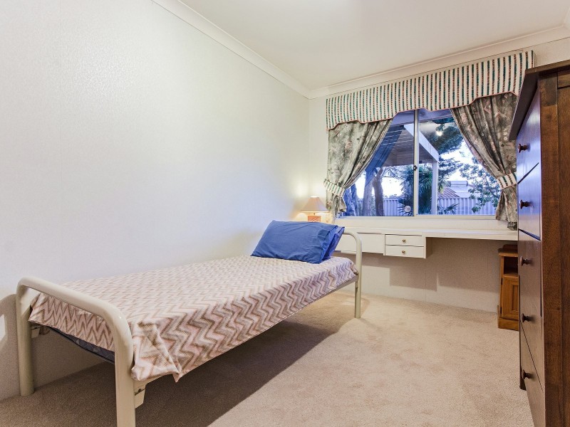 8 Nottingham Parkway, Orelia WA 6167