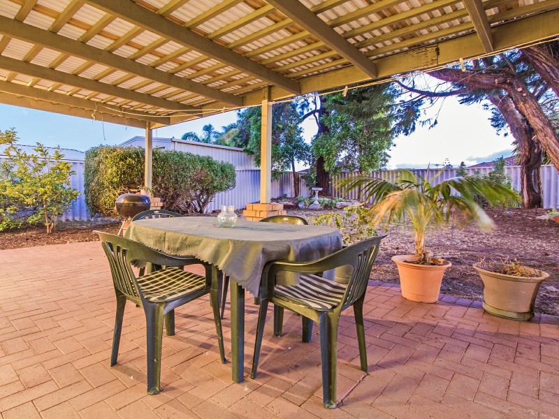 8 Nottingham Parkway, Orelia WA 6167