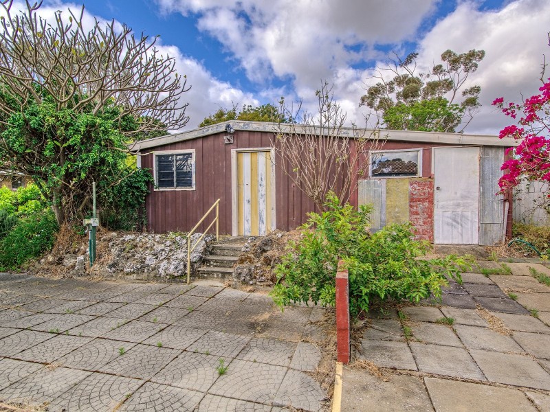 33 Westcott Road, Medina WA 6167