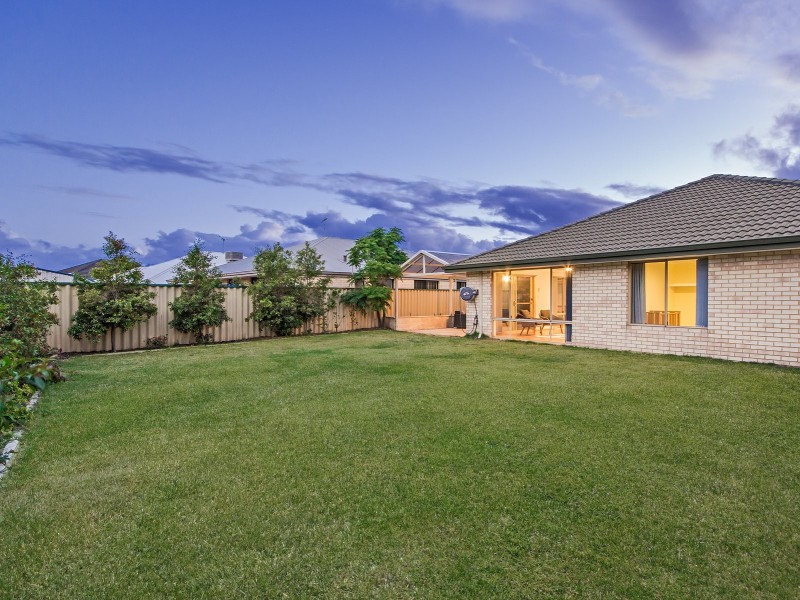 3 Hunter way, Bertram WA 6167