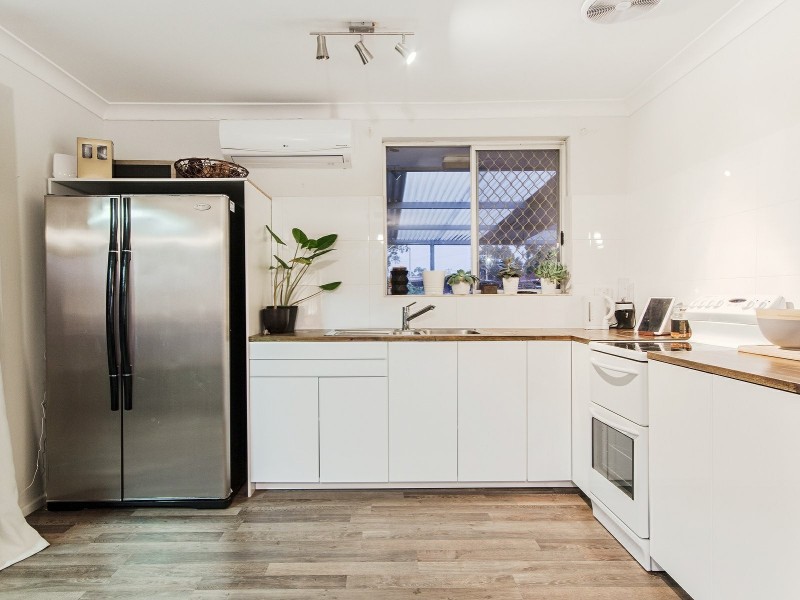 39 Woodley Way, Parmelia WA 6167