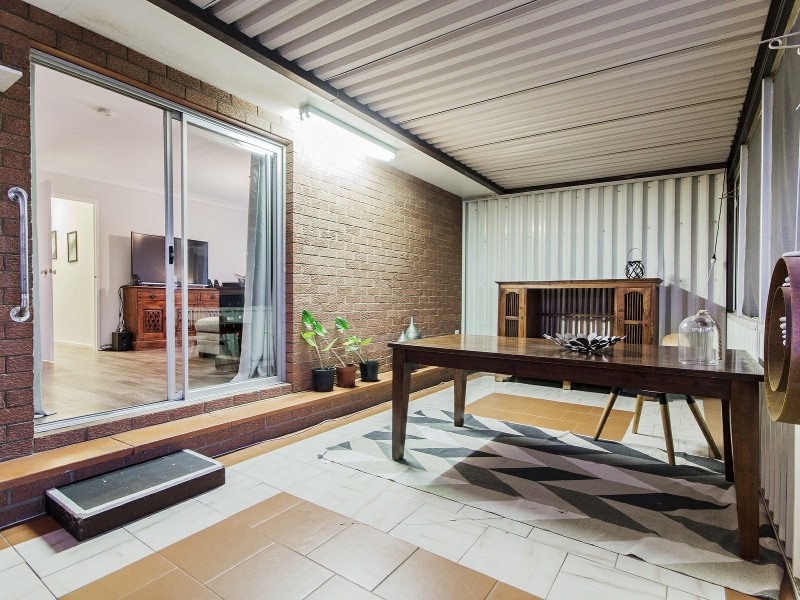 39 Woodley Way, Parmelia WA 6167