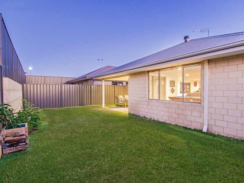 22 Dolomite Ave, Wellard WA 6170