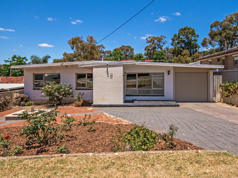 30 Hennessy Ave, Orelia WA 6167