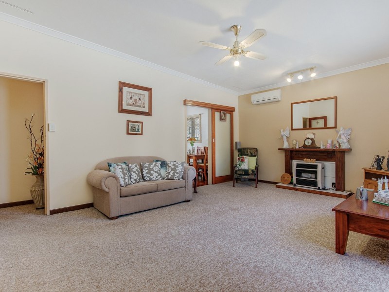 30 Hennessy Ave, Orelia WA 6167