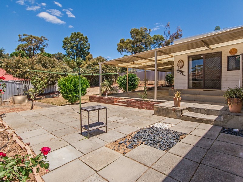 30 Hennessy Ave, Orelia WA 6167