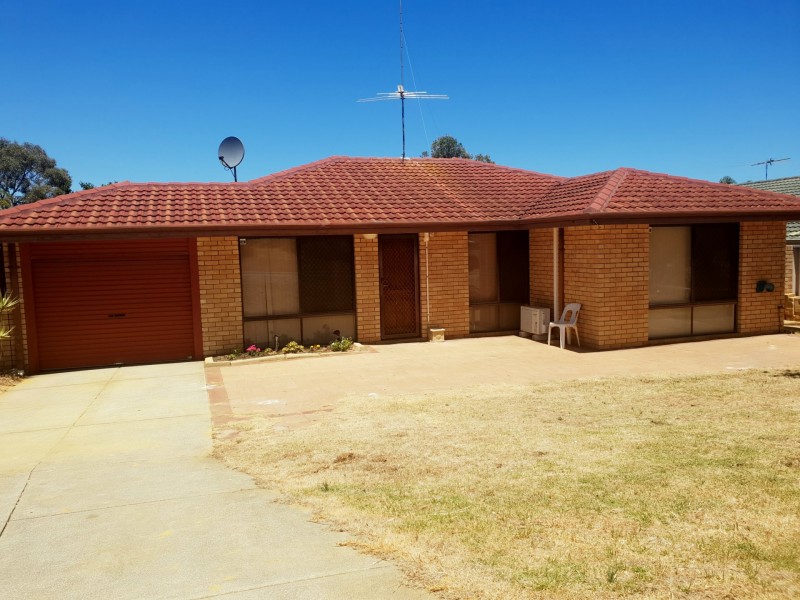 37 Camfield Loop, Parmelia WA 6167