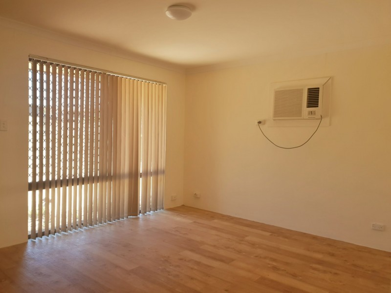 37 Camfield Loop, Parmelia WA 6167