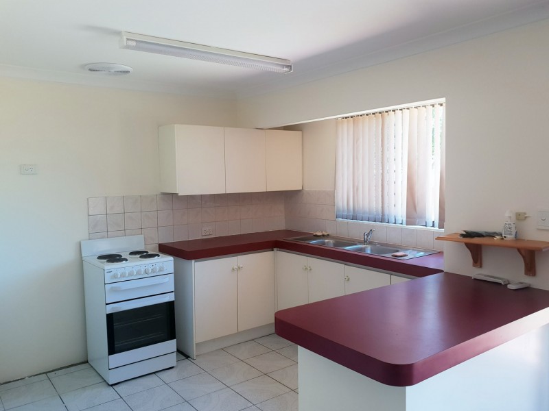 37 Camfield Loop, Parmelia WA 6167