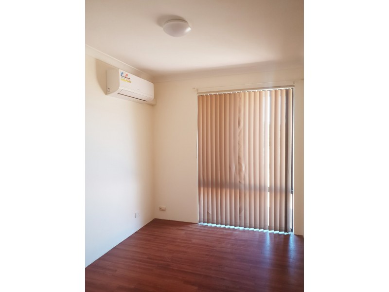 37 Camfield Loop, Parmelia WA 6167