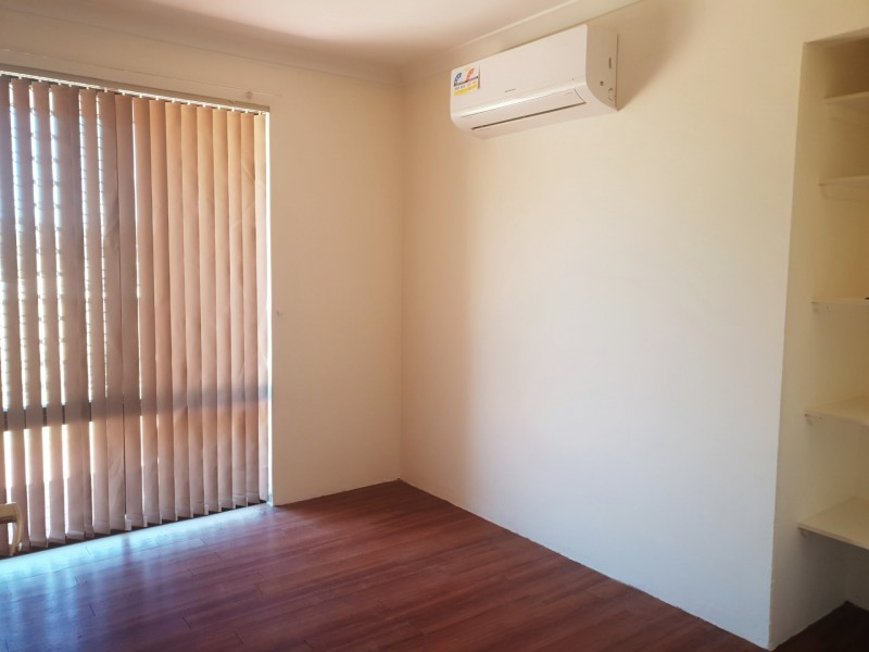 37 Camfield Loop, Parmelia WA 6167