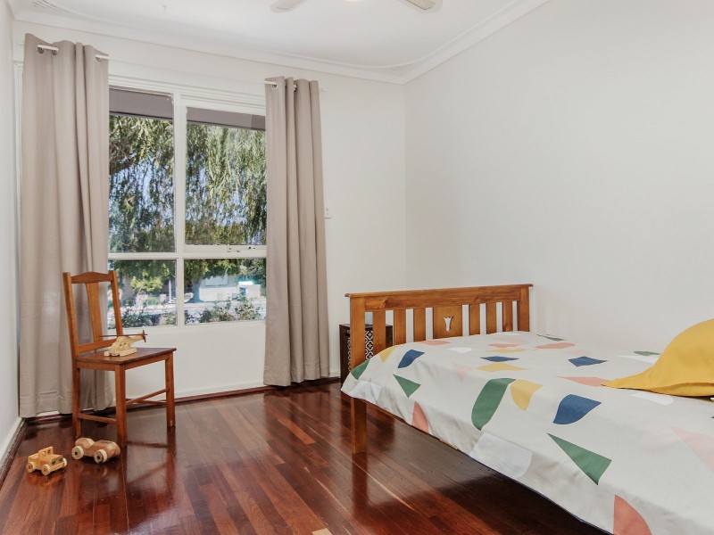 130 Calista Ave, Calista WA 6167