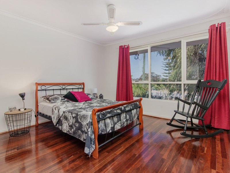 130 Calista Ave, Calista WA 6167