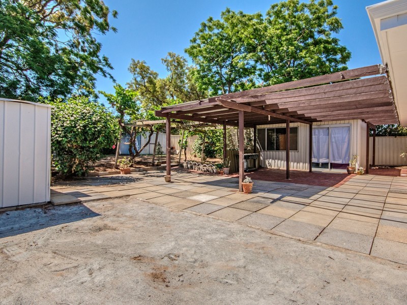 130 Calista Ave, Calista WA 6167