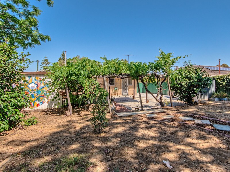 130 Calista Ave, Calista WA 6167