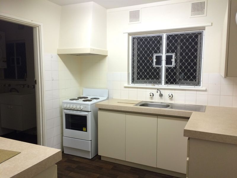 1/2 Elmslie Street, Orelia WA 6167