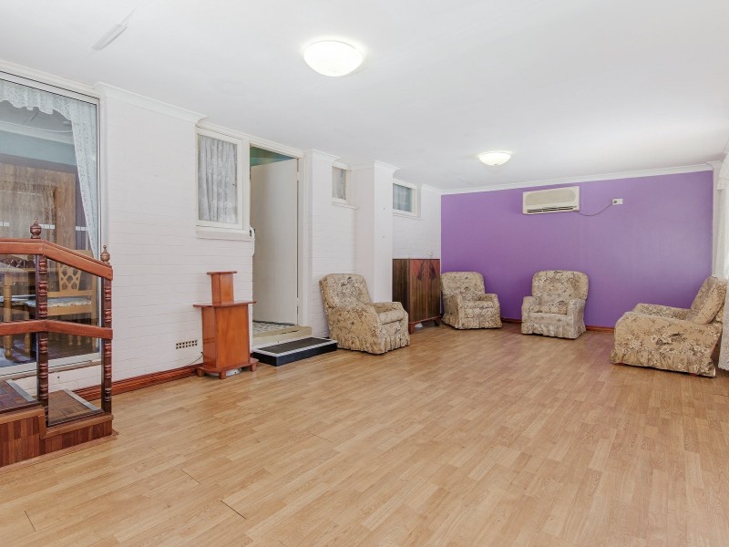 5 Menli Place, Orelia WA 6167