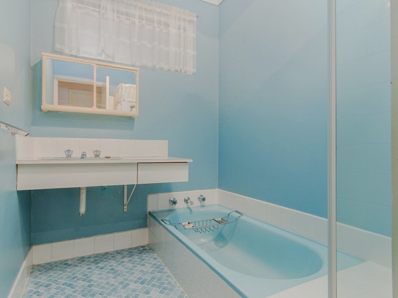 5 Menli Place, Orelia WA 6167