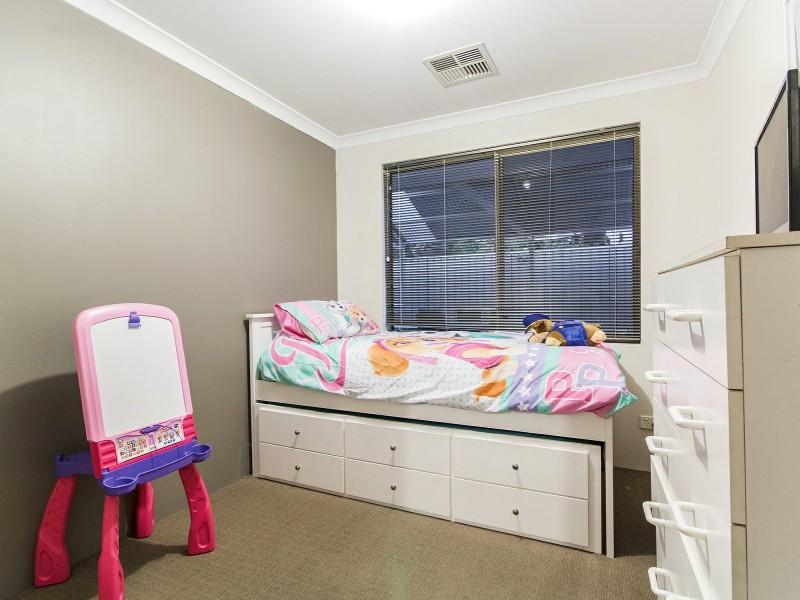 5 Halstead Turn, Wellard WA 6170