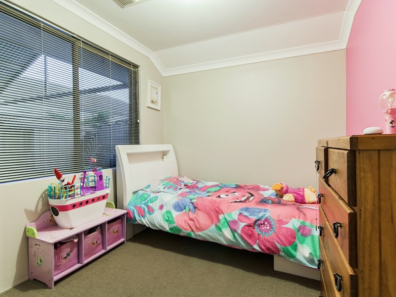 5 Halstead Turn, Wellard WA 6170