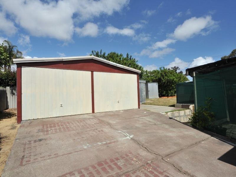 40 Madden Way, Parmelia WA 6167